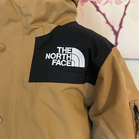 The Northface Mens Jacket - Picture 6 of 6